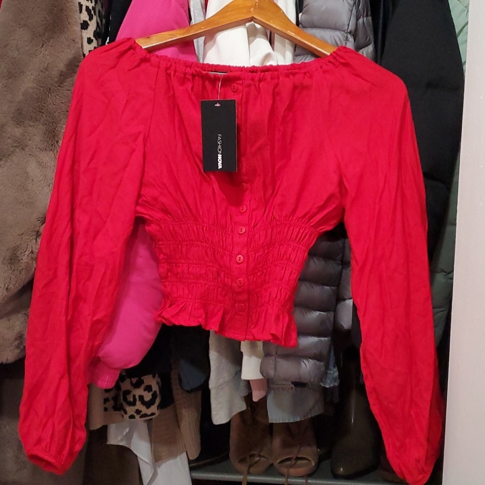 Fashion nova long sleve top.
